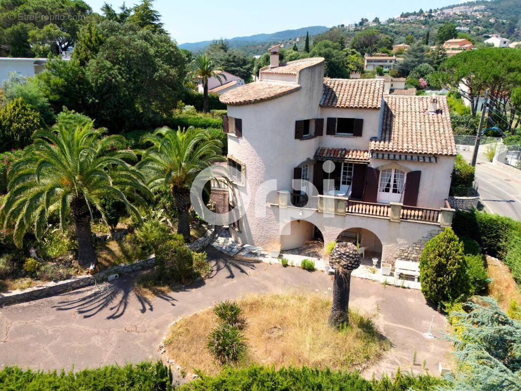 Maison à MANDELIEU-LA-NAPOULE