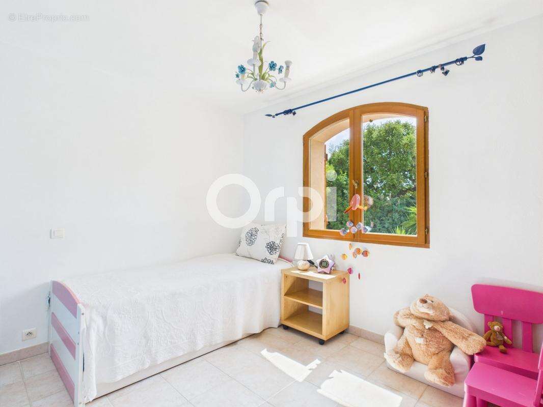 Maison à MANDELIEU-LA-NAPOULE