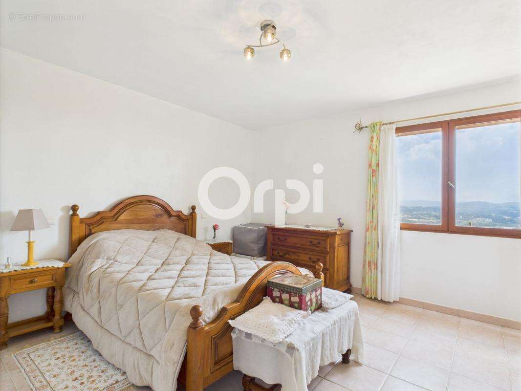 Maison à MANDELIEU-LA-NAPOULE