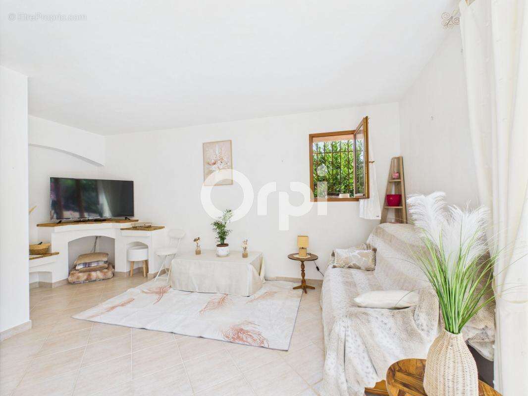 Maison à MANDELIEU-LA-NAPOULE