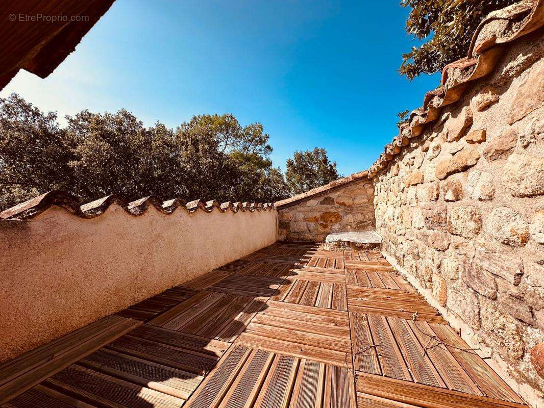 Maison à LAURAC-EN-VIVARAIS