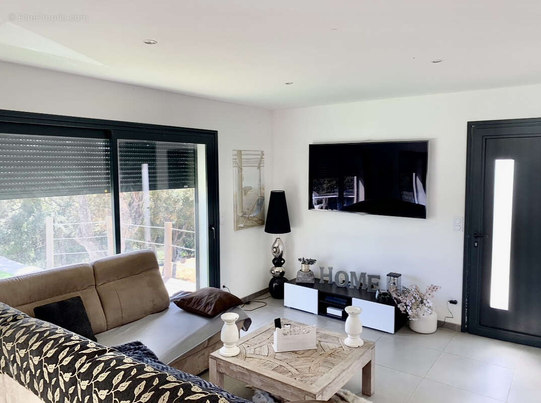 Maison à MONACIA-D&#039;AULLENE