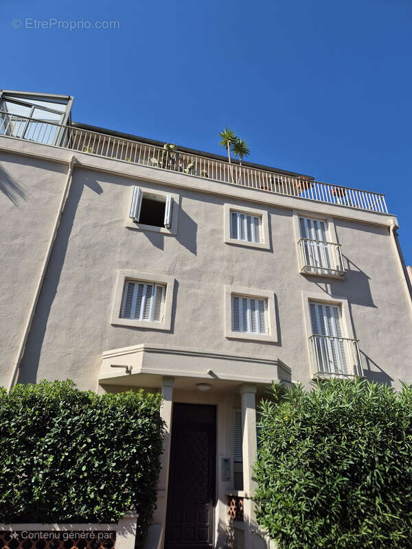 Appartement à ROQUEBRUNE-CAP-MARTIN