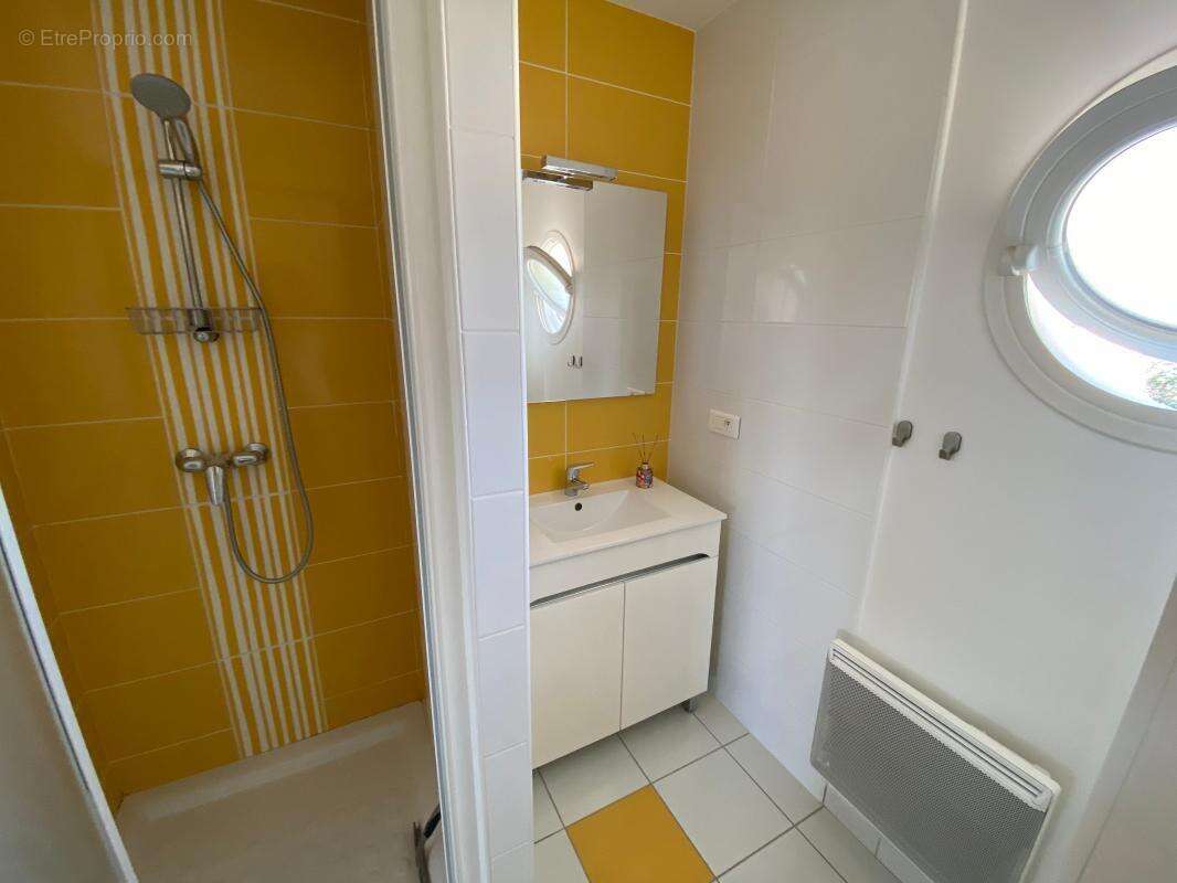 Maison à LES MATHES