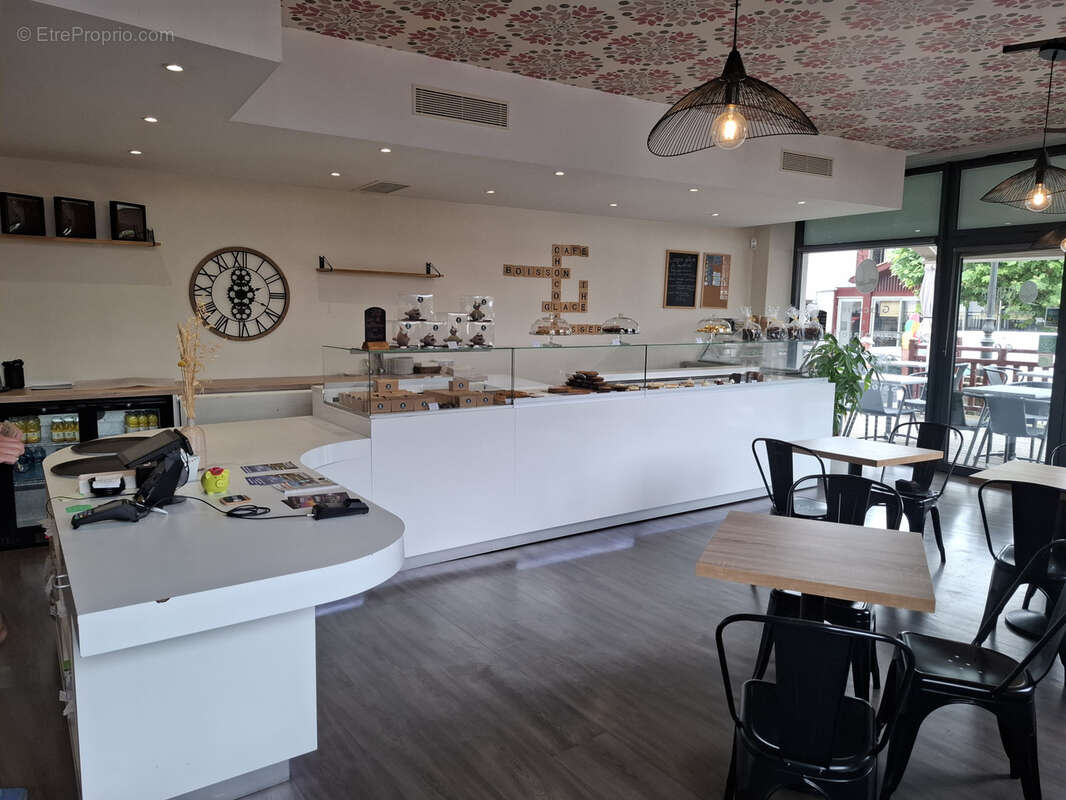 Commerce à SAINT-JEAN-PIED-DE-PORT