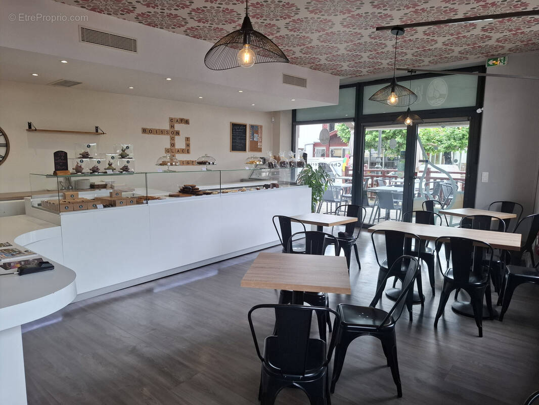 Commerce à SAINT-JEAN-PIED-DE-PORT