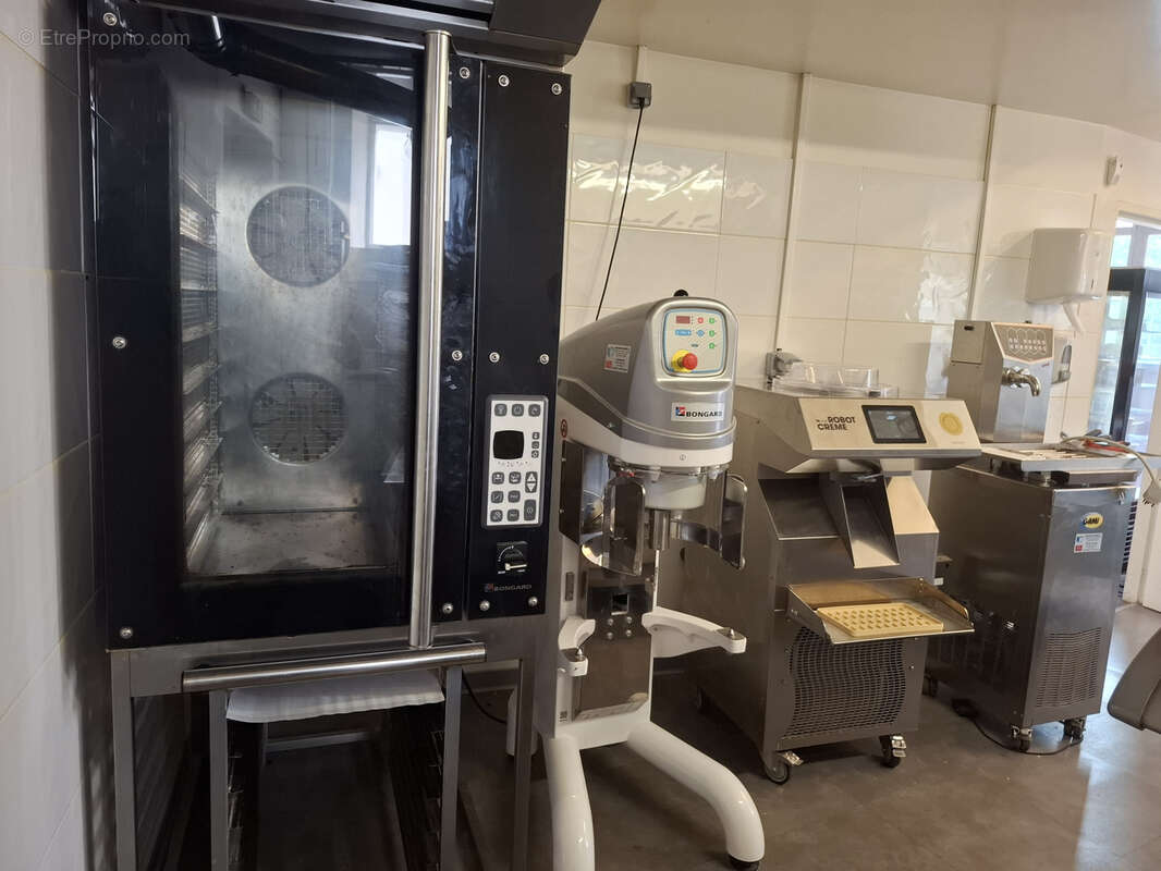 Commerce à SAINT-JEAN-PIED-DE-PORT