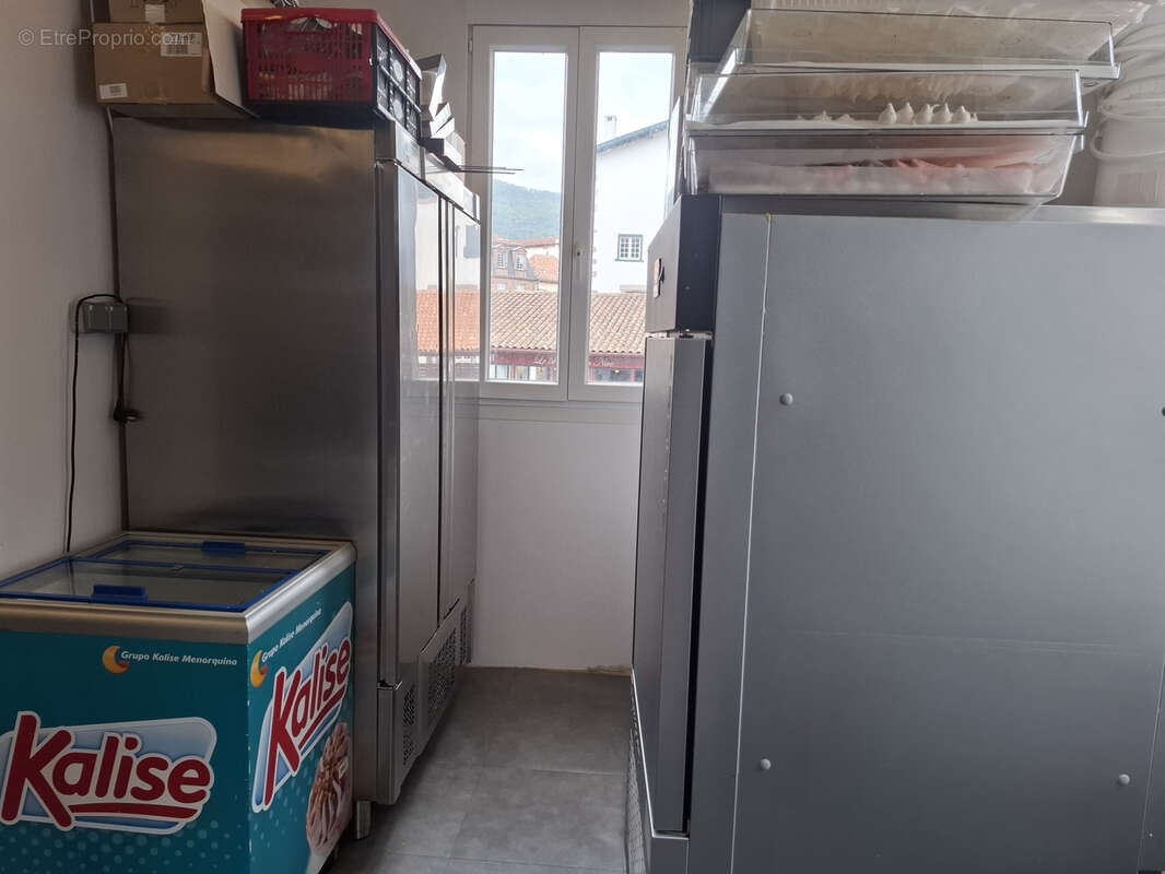 Commerce à SAINT-JEAN-PIED-DE-PORT