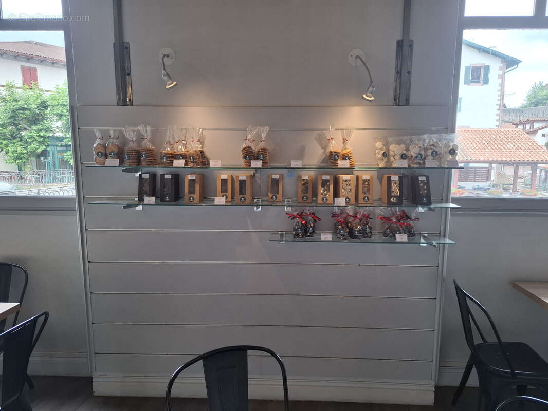 Commerce à SAINT-JEAN-PIED-DE-PORT