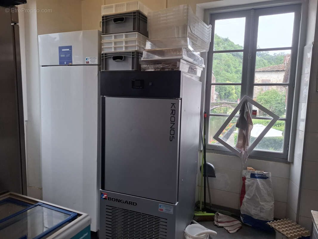 Commerce à SAINT-JEAN-PIED-DE-PORT