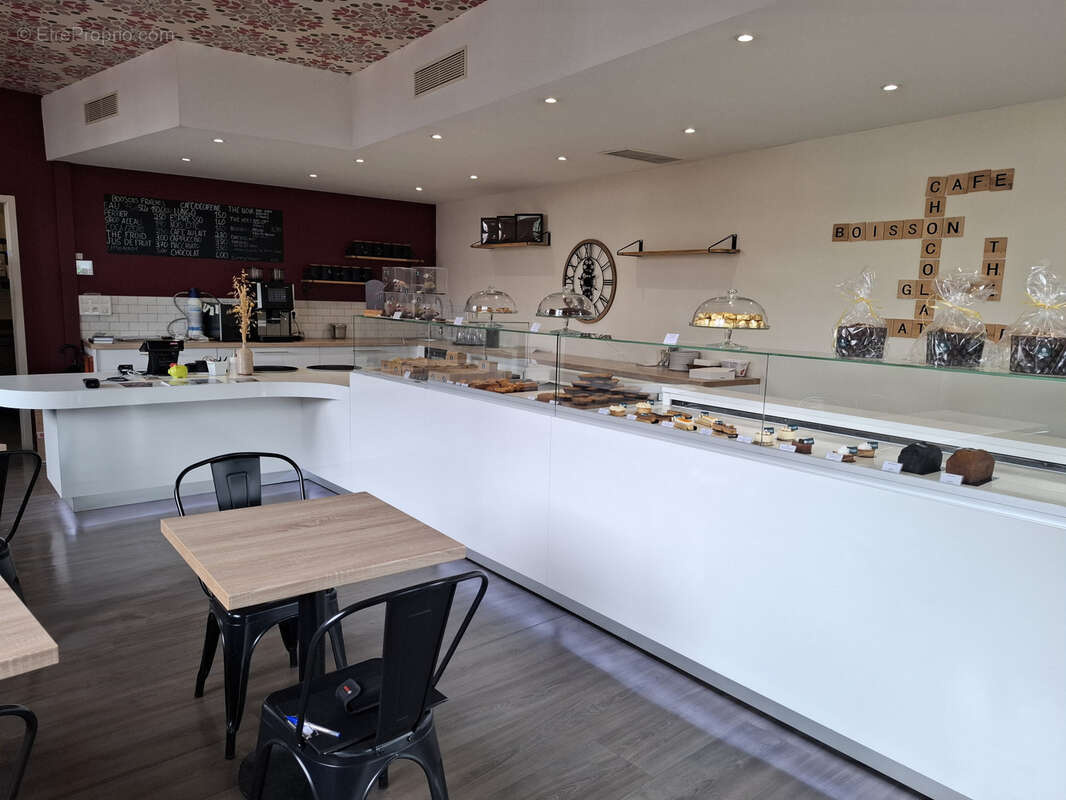 Commerce à SAINT-JEAN-PIED-DE-PORT