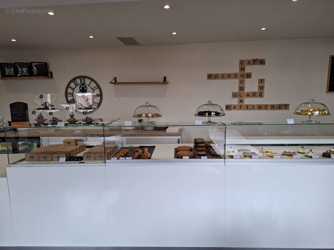 Commerce à SAINT-JEAN-PIED-DE-PORT