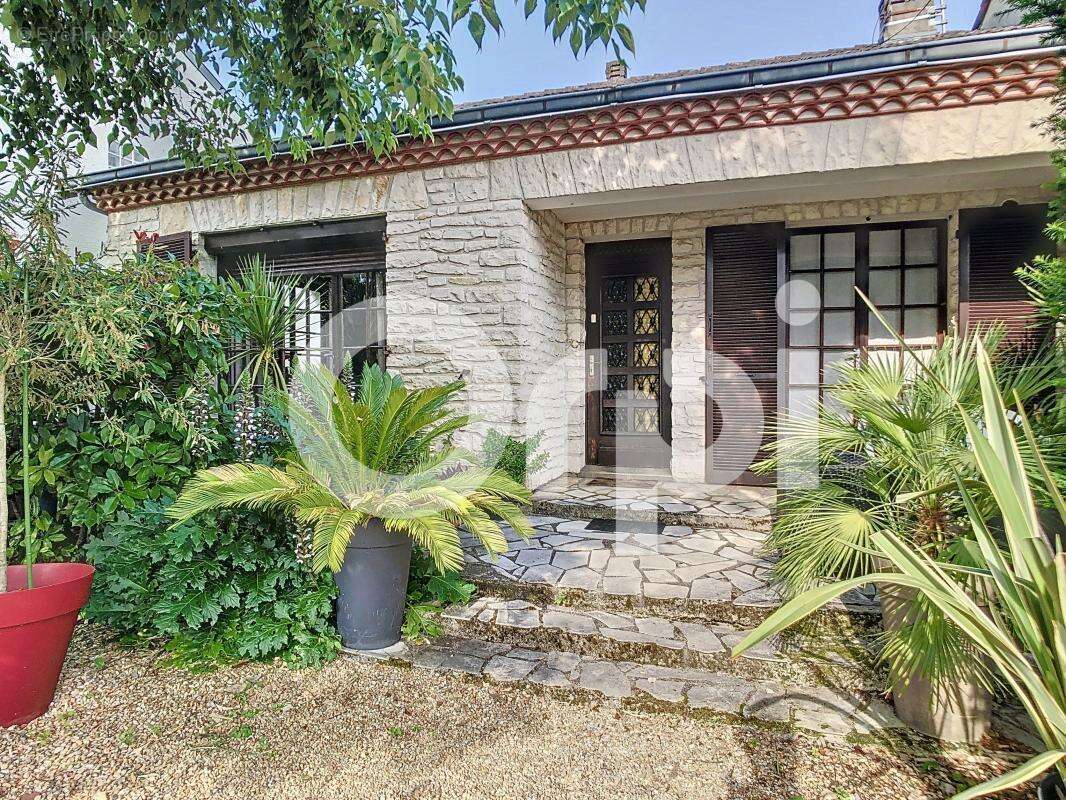 Maison à COULOUNIEIX-CHAMIERS