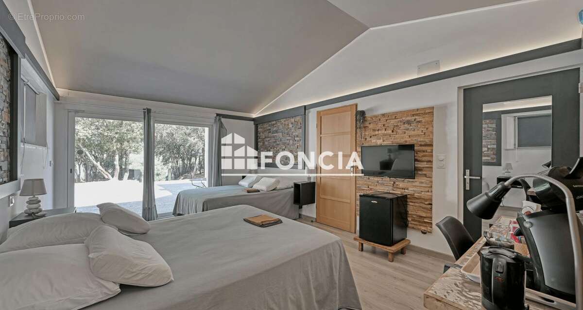 Maison à SAINT-JEAN-DE-CORNIES