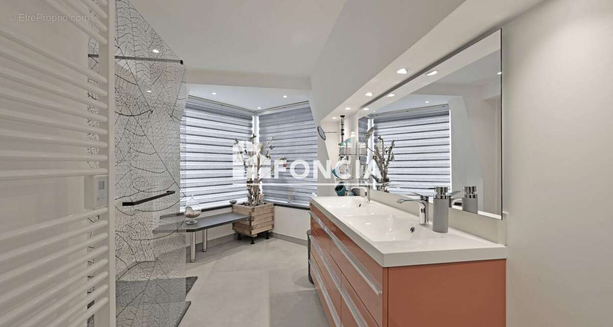 Maison à SAINT-JEAN-DE-CORNIES