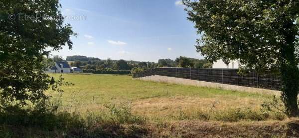 Terrain à GUILLIERS