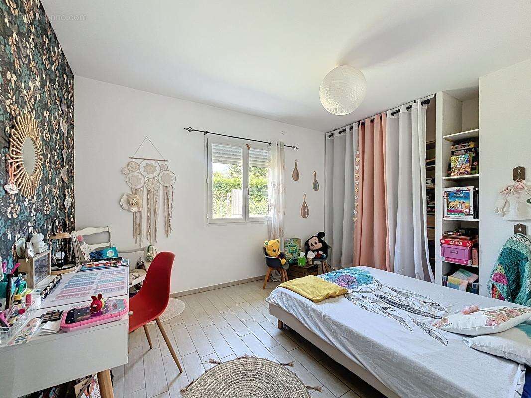 Maison à LAPEYROUSE-MORNAY