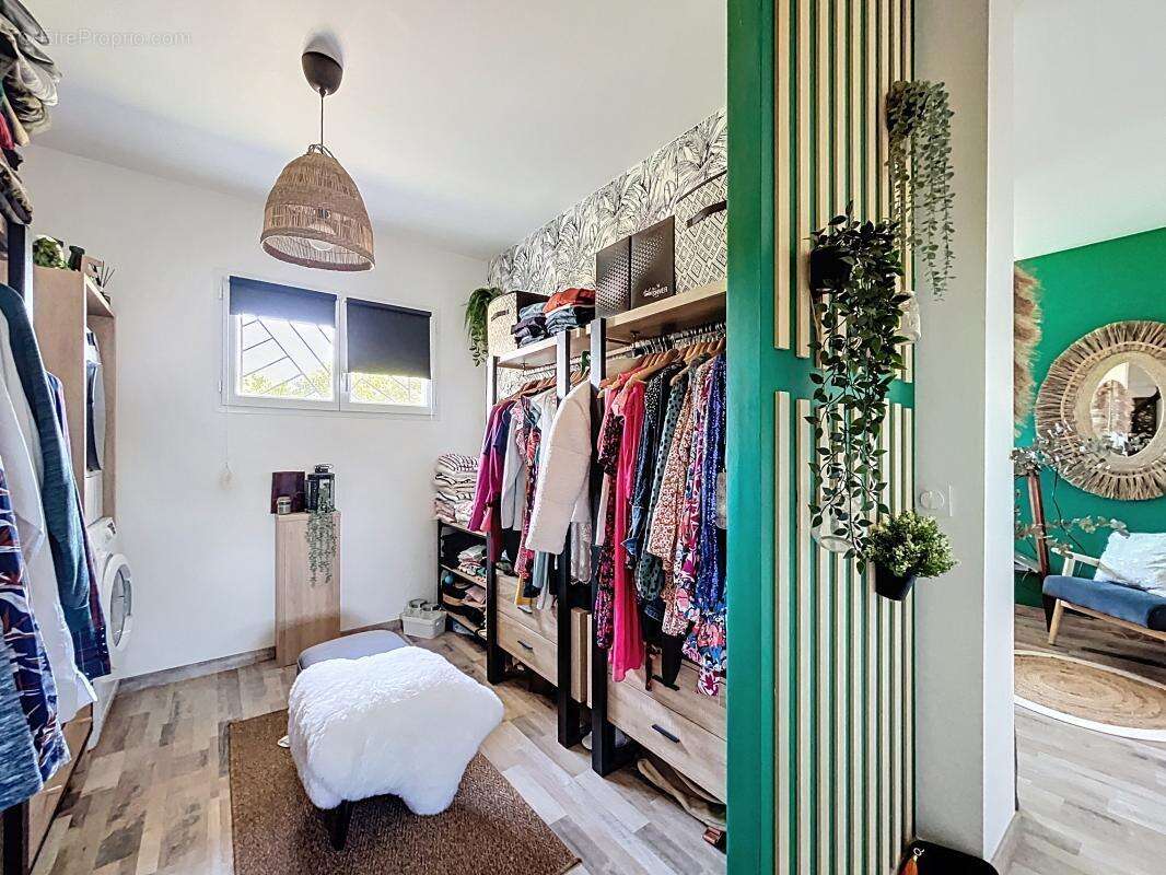 Maison à LAPEYROUSE-MORNAY