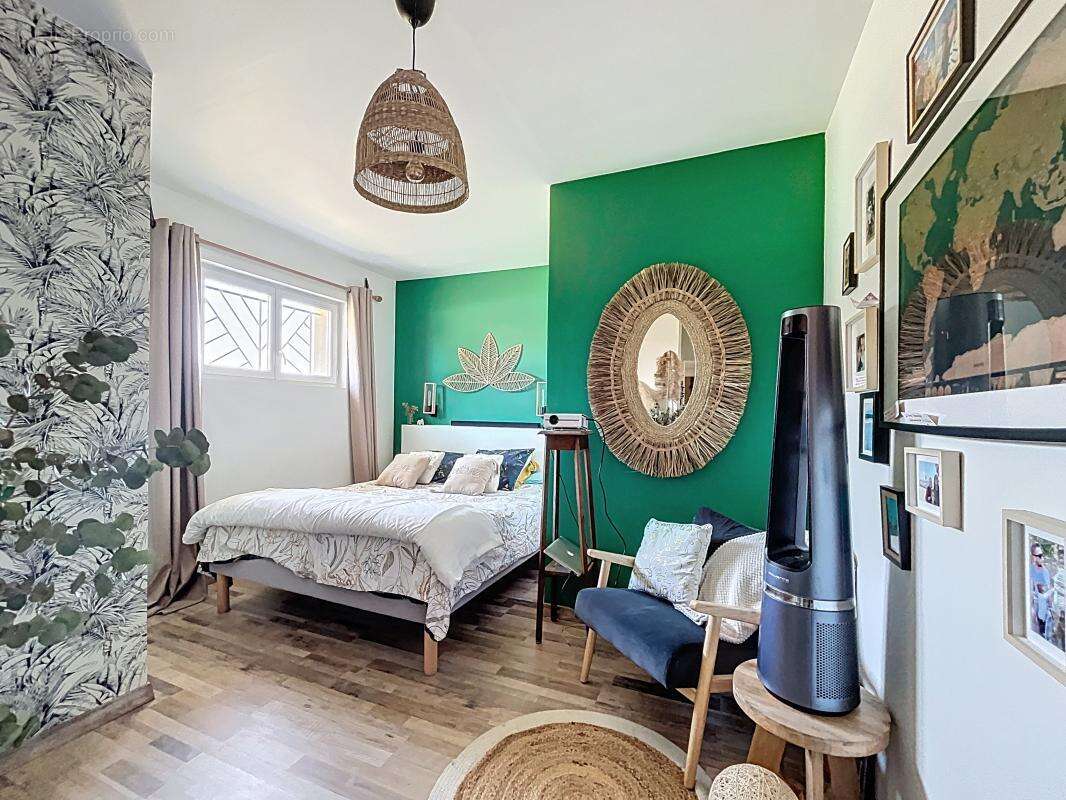 Maison à LAPEYROUSE-MORNAY