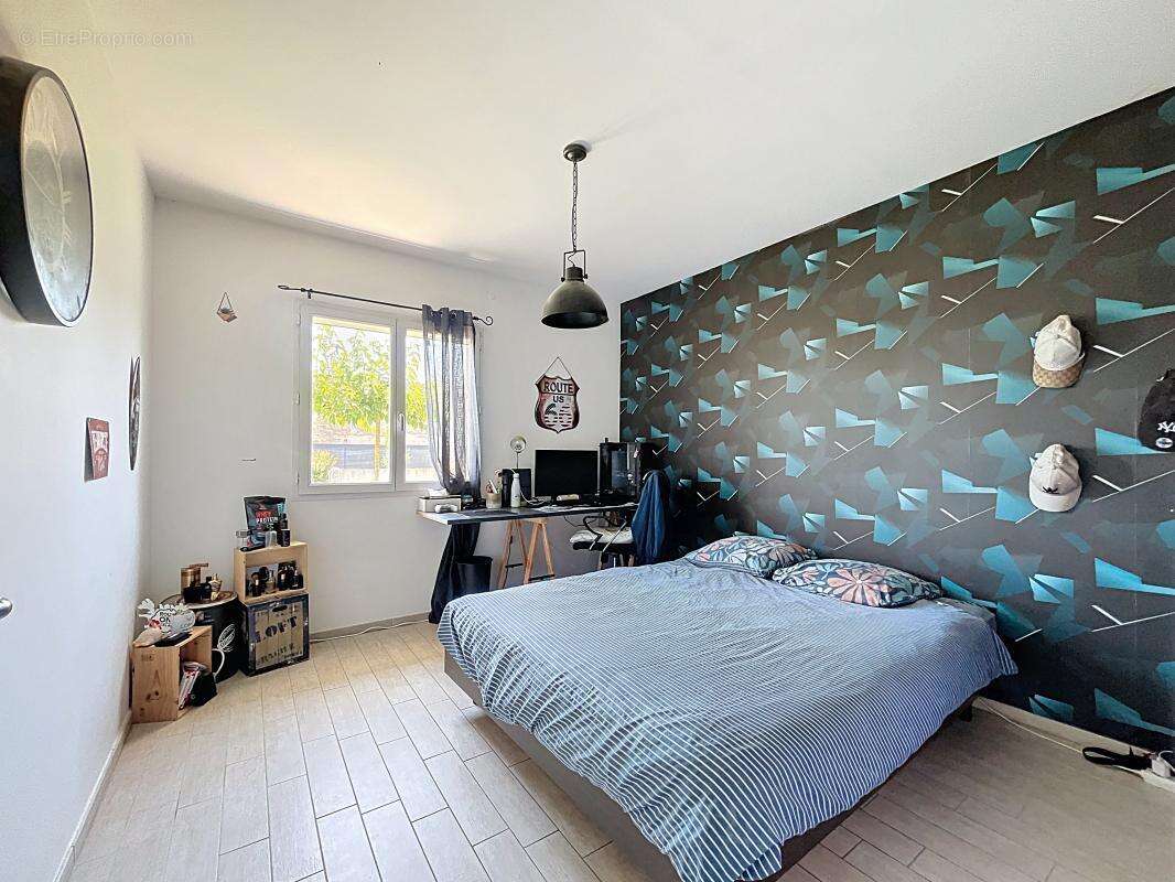 Maison à LAPEYROUSE-MORNAY