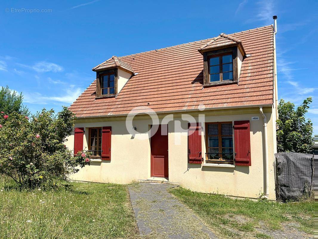 Maison à MONTGERAIN