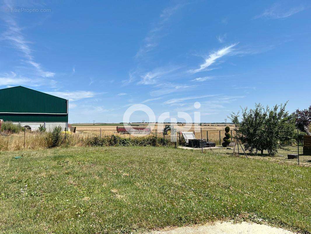 Maison à MONTGERAIN