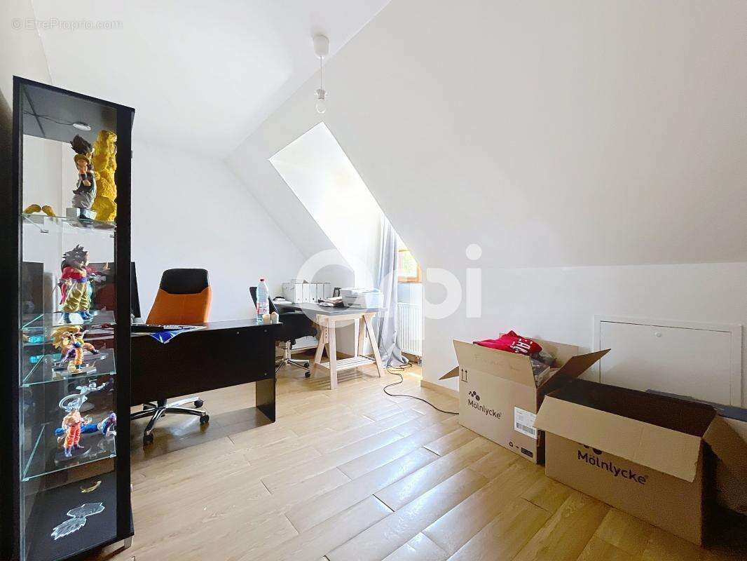 Maison à MONTGERAIN