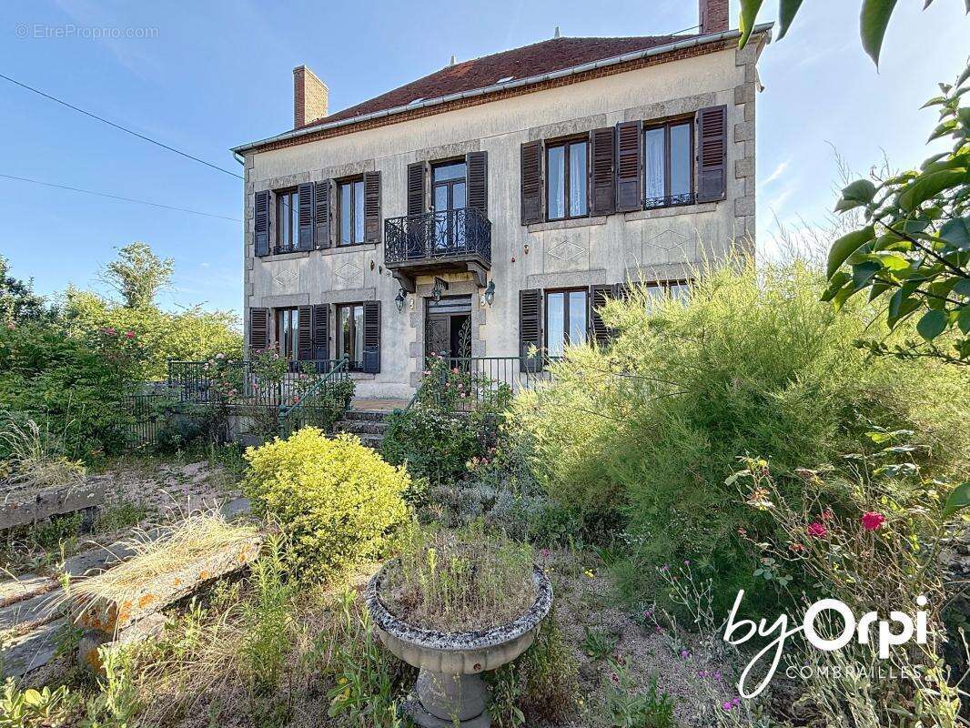 Maison à LAPEYROUSE