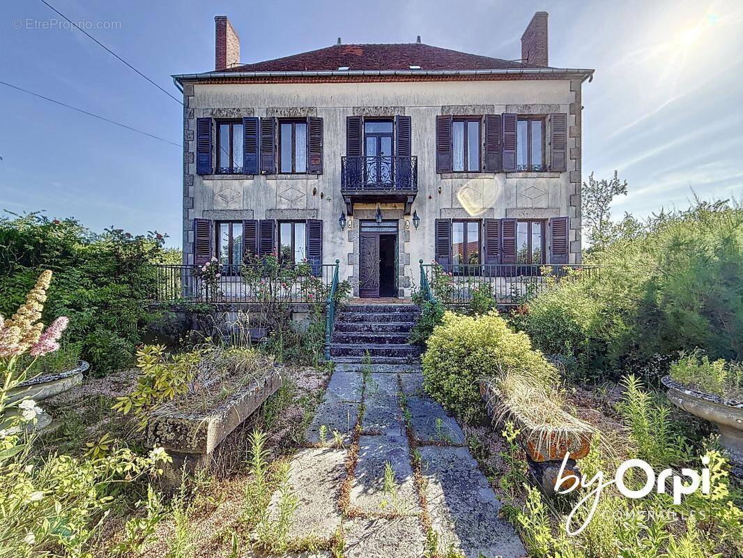 Maison à LAPEYROUSE