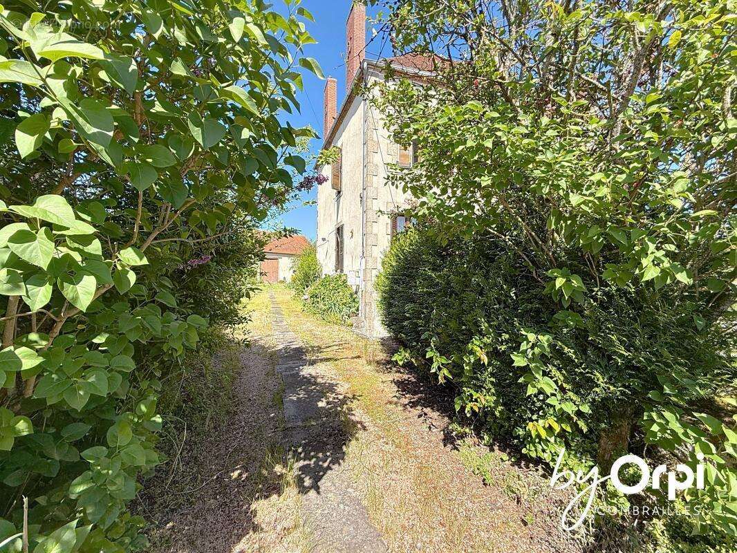 Maison à LAPEYROUSE