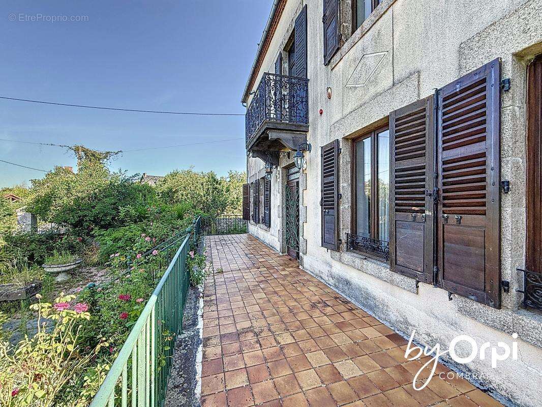 Maison à LAPEYROUSE