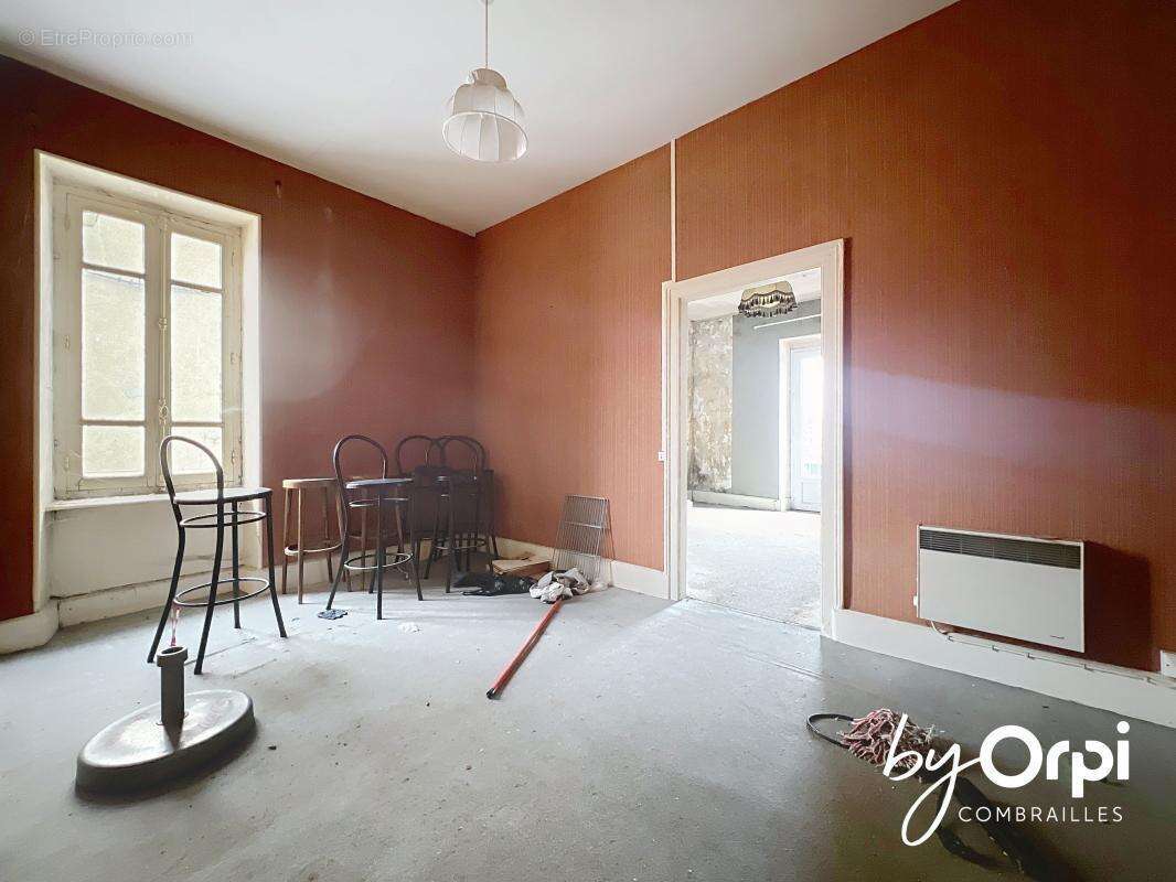 Commerce à SAINT-ELOY-LES-MINES