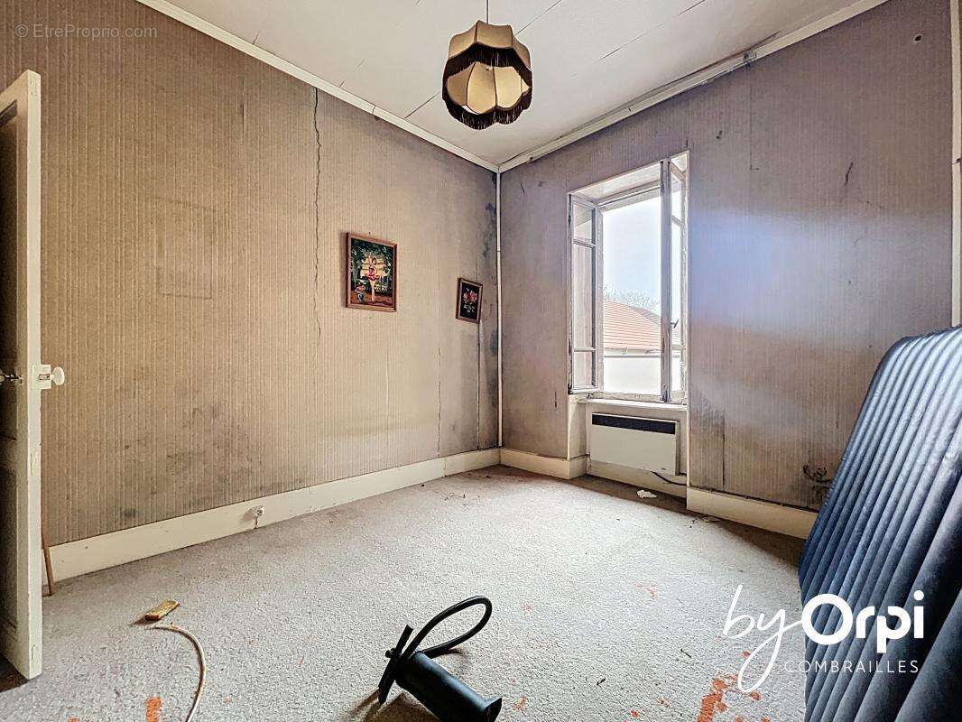 Commerce à SAINT-ELOY-LES-MINES