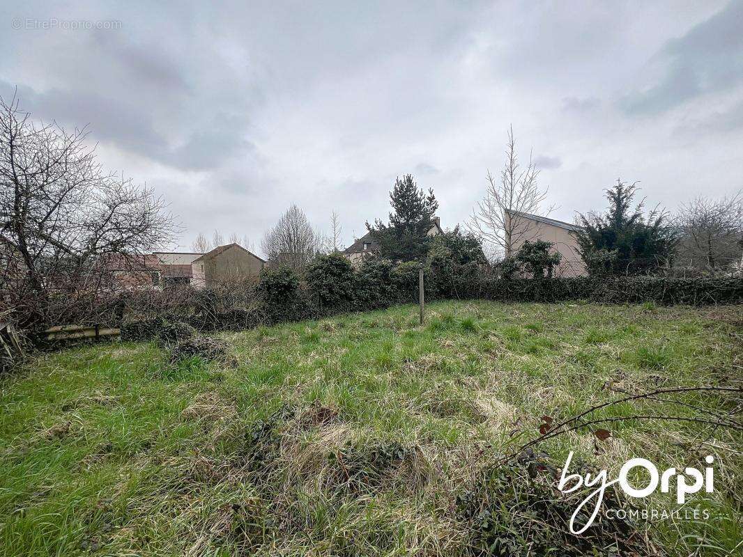 Commerce à SAINT-ELOY-LES-MINES