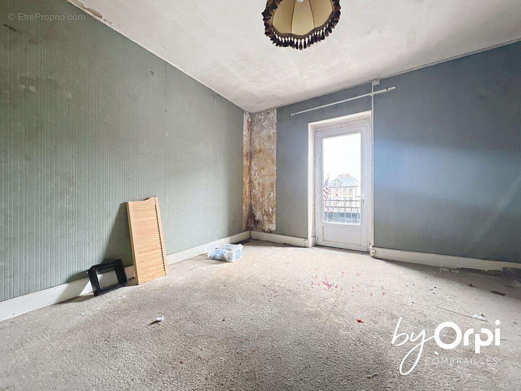 Commerce à SAINT-ELOY-LES-MINES