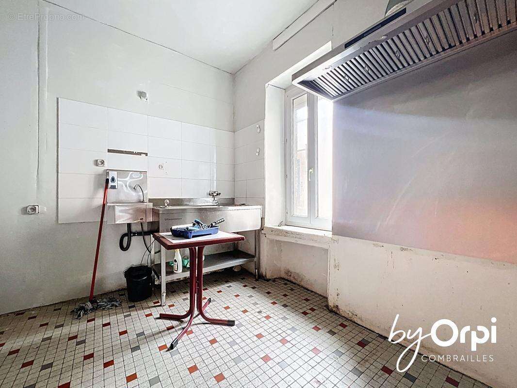 Commerce à SAINT-ELOY-LES-MINES