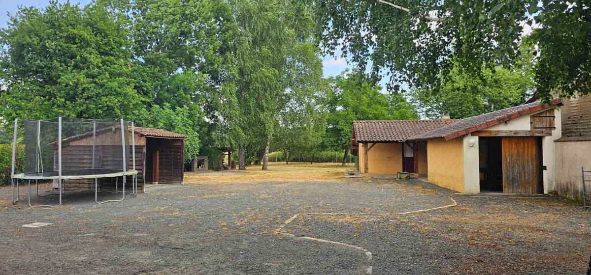 Maison à PUY-GUILLAUME