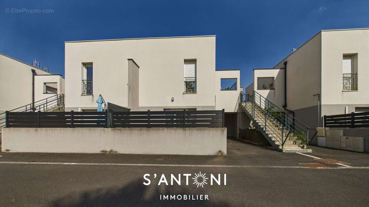 Appartement à VILLENEUVE-LES-BEZIERS