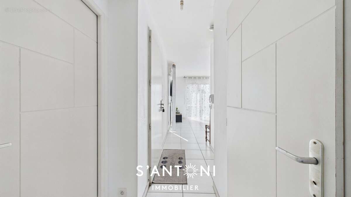 Appartement à VILLENEUVE-LES-BEZIERS