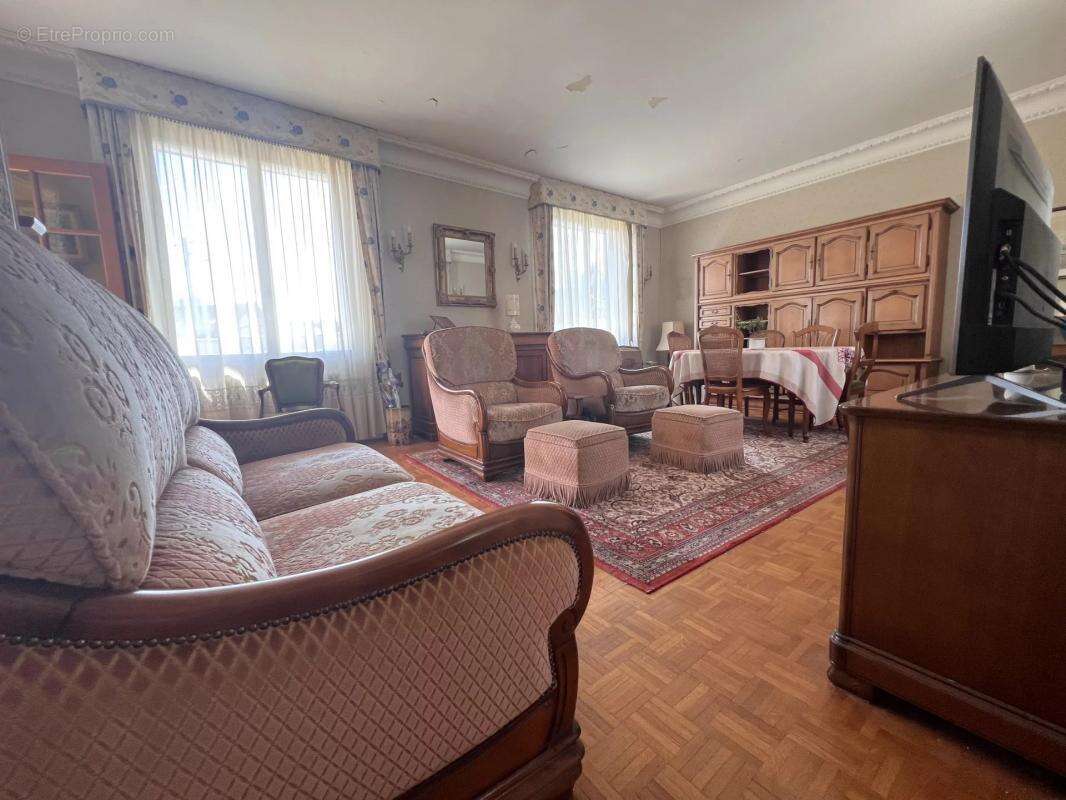 Maison à LES CLAYES-SOUS-BOIS