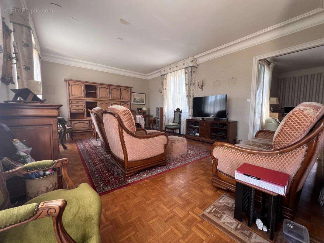 Maison à LES CLAYES-SOUS-BOIS