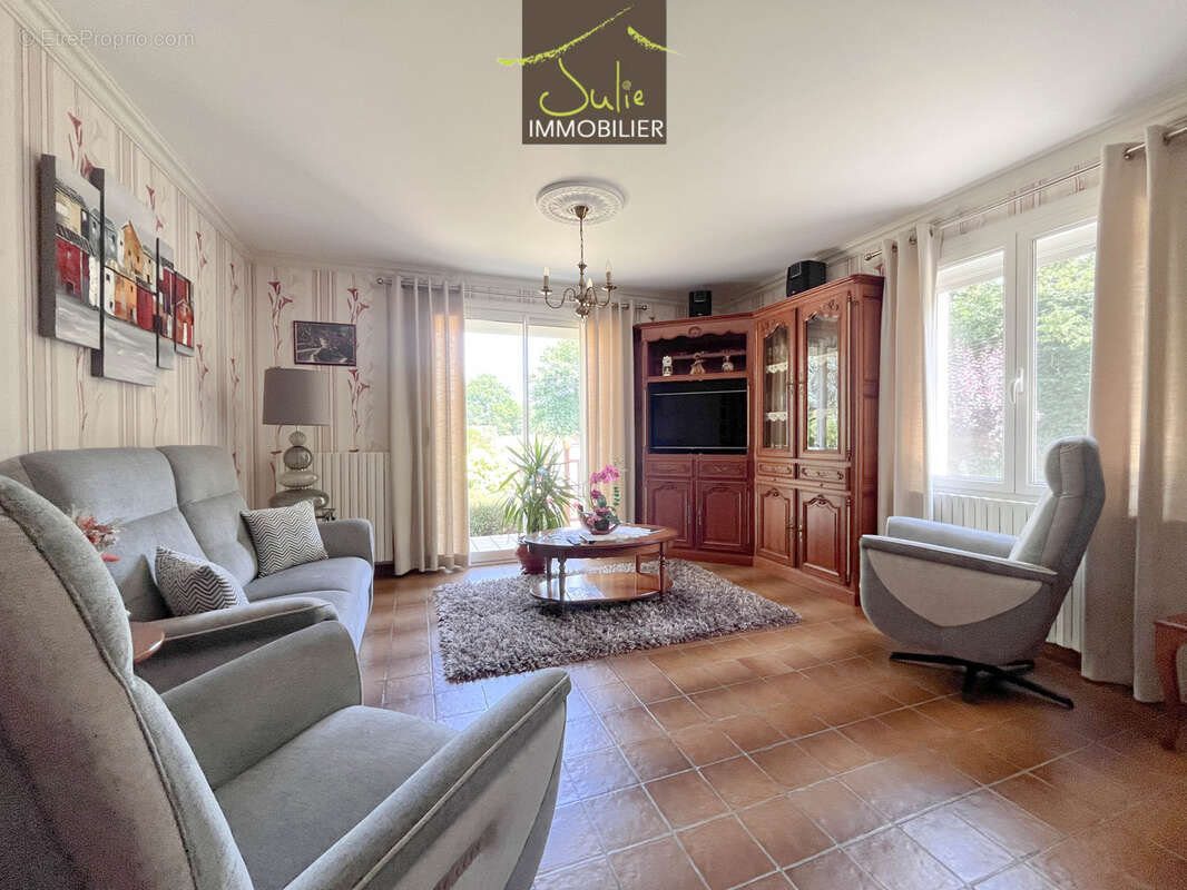 Maison à MONCOUTANT