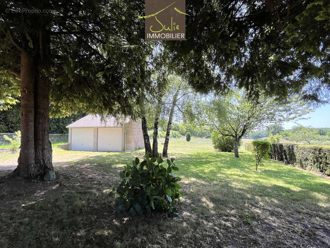 Maison à MONCOUTANT