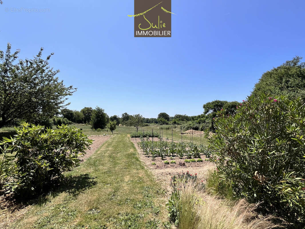 Maison à MONCOUTANT