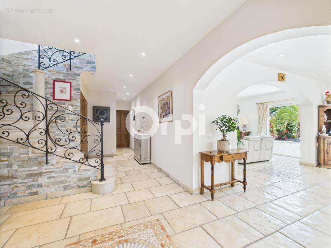 Maison à MONTAUROUX