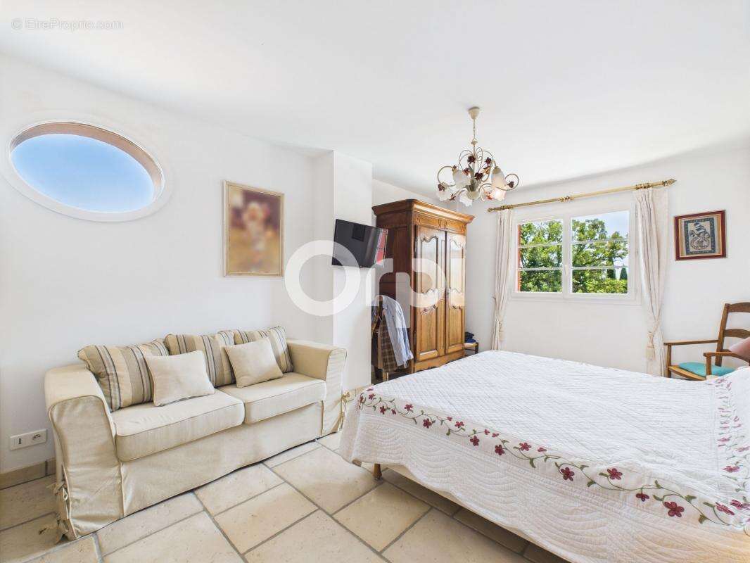 Maison à MONTAUROUX