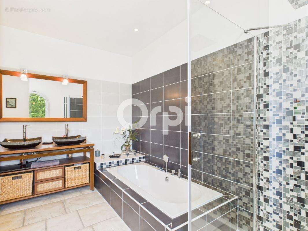 Maison à MONTAUROUX