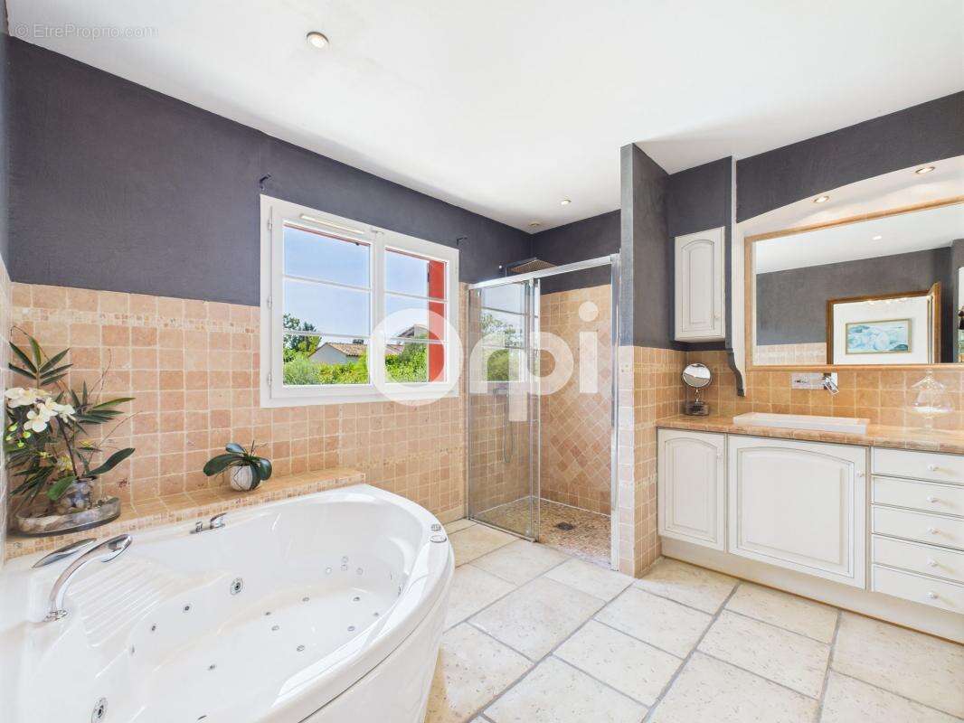 Maison à MONTAUROUX