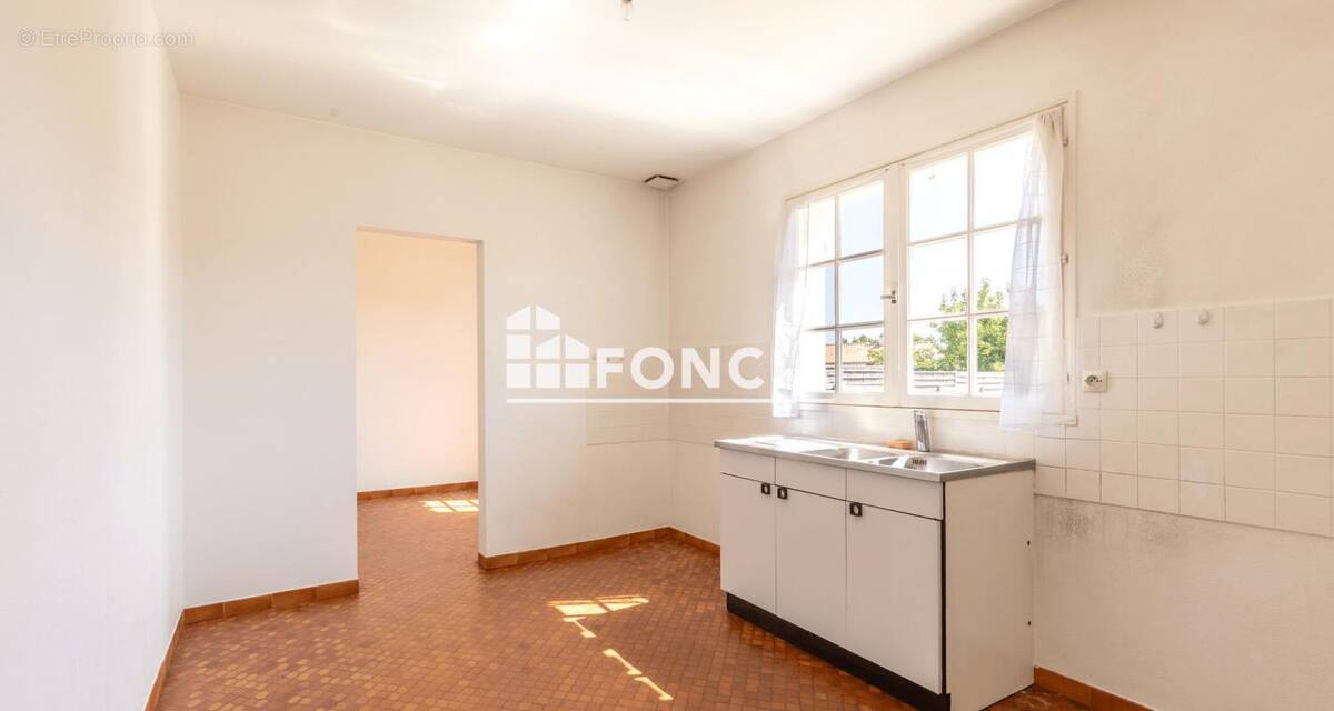 Maison à SAINT-CHRISTOPHE-DU-LIGNERON