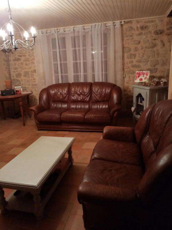 Maison à SAINT-POMPONT